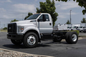 The Ultimate Guide to the 2009 Chevrolet C6500 Box Truck 13’6″